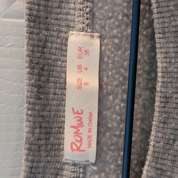 Crewneck sweater - Picture 2 of 2